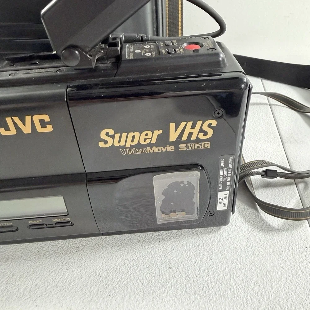 JVC GR-S55U S-VHS VHSC Camcorder Video Camera W/ Hard Case POWERS ON READ
